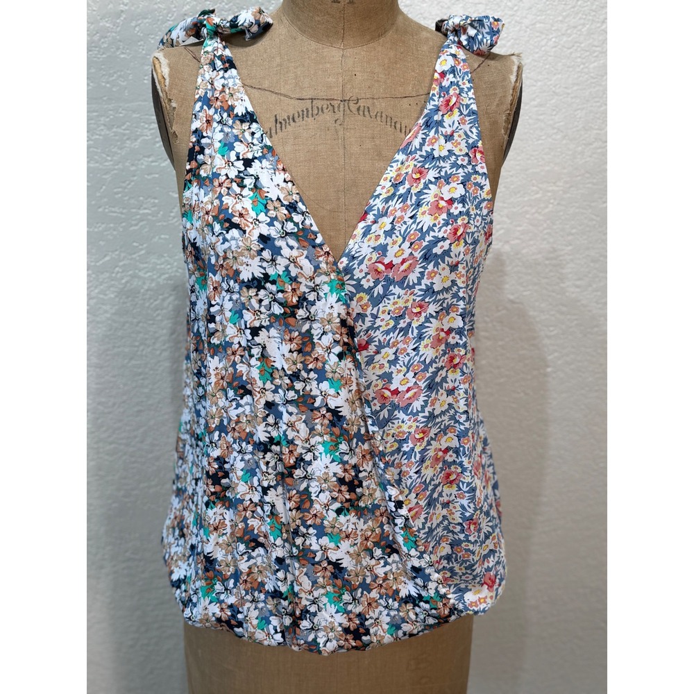 Gigio Floral Print‎ Sleeveless Top Small Tie Strap V Neck Blouse Elastic Hem NWT